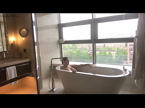 ❤️ Une énorme nana se branlant passionnément la chatte dans la salle de bains ️❌ Porno anal at us ️❤