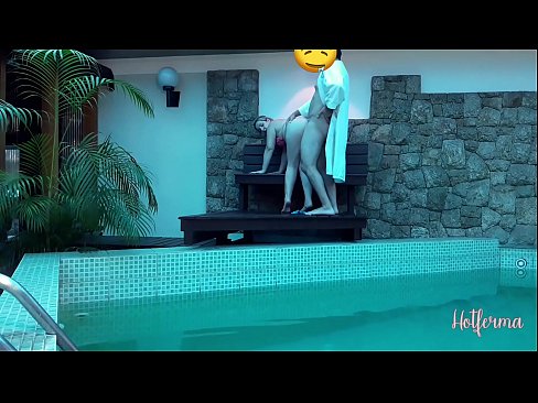 ❤️ Le patron invite la femme de chambre à la piscine, mais n'a pas pu résister à une chaude ️❌ Porno anal at us ️❤