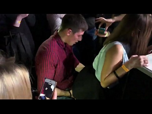 ❤️ Sexe réel dans une boîte de nuit russe. Jeune fille russe de 18 ans baisée dans l'anus et le vagin dans une boîte de nuit. ️❌ Porno anal at us ️❤